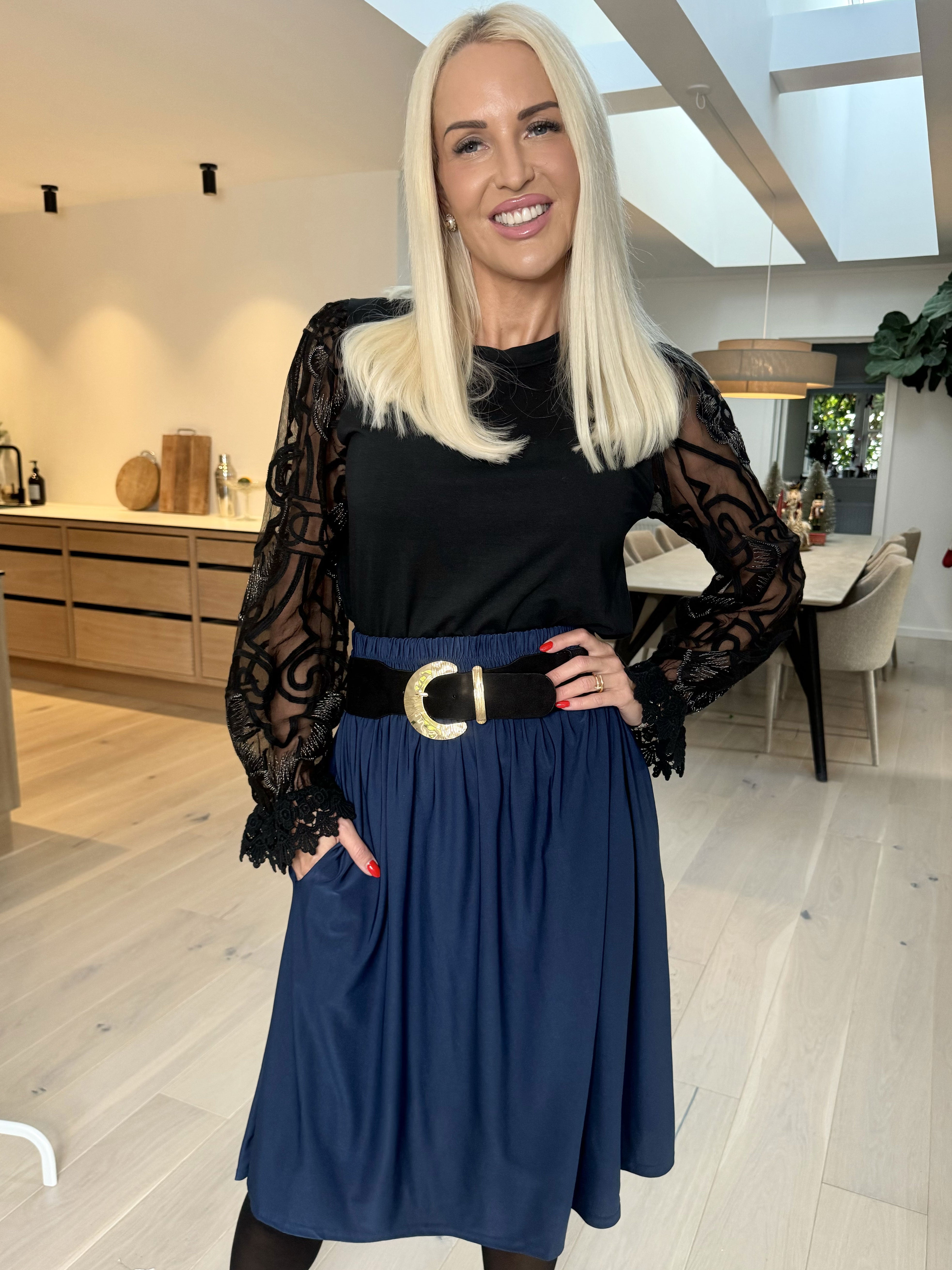 Pams Plain Skirt - Ensfarvet nederdel i elastisk stof